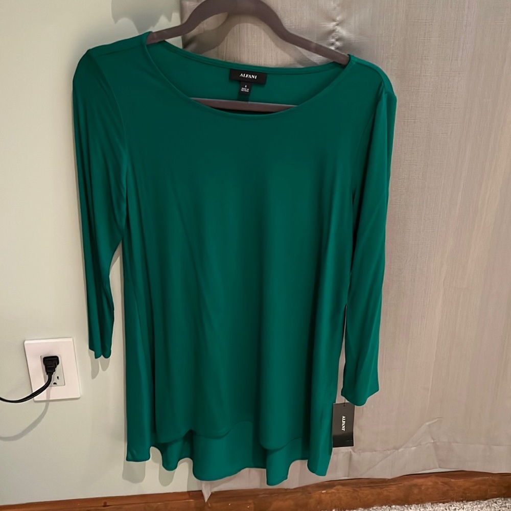 BNWT Alfani Top